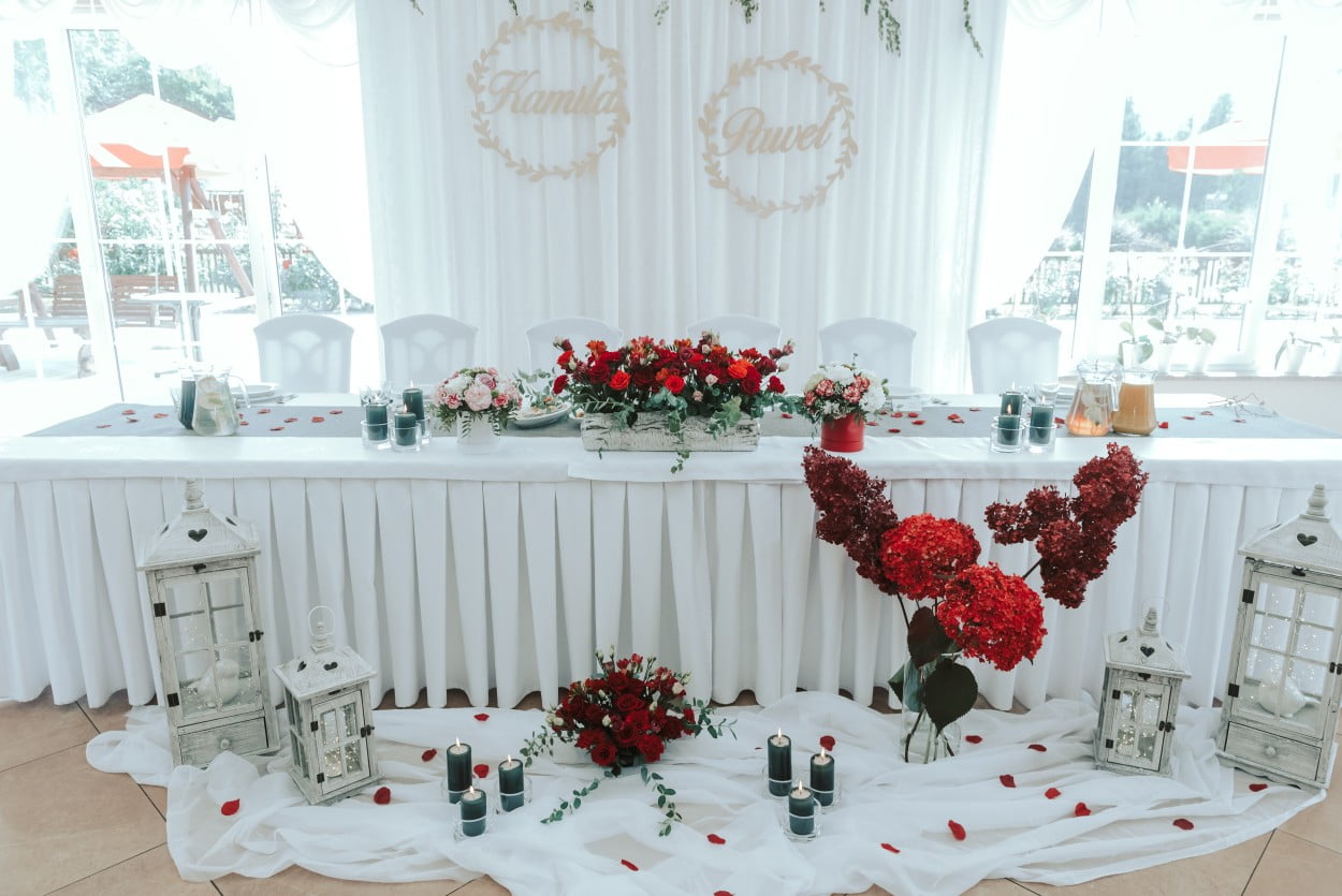 stół Państwa Młodych Młoda Para dekoracje ślubne i weselne
